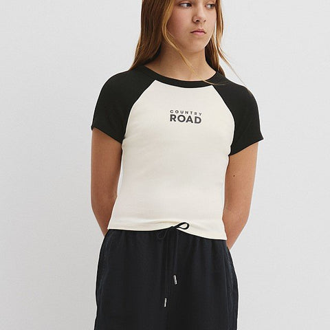 TEEN RAGLAN SLEEVE LOGO T-SHIRT - BLACK