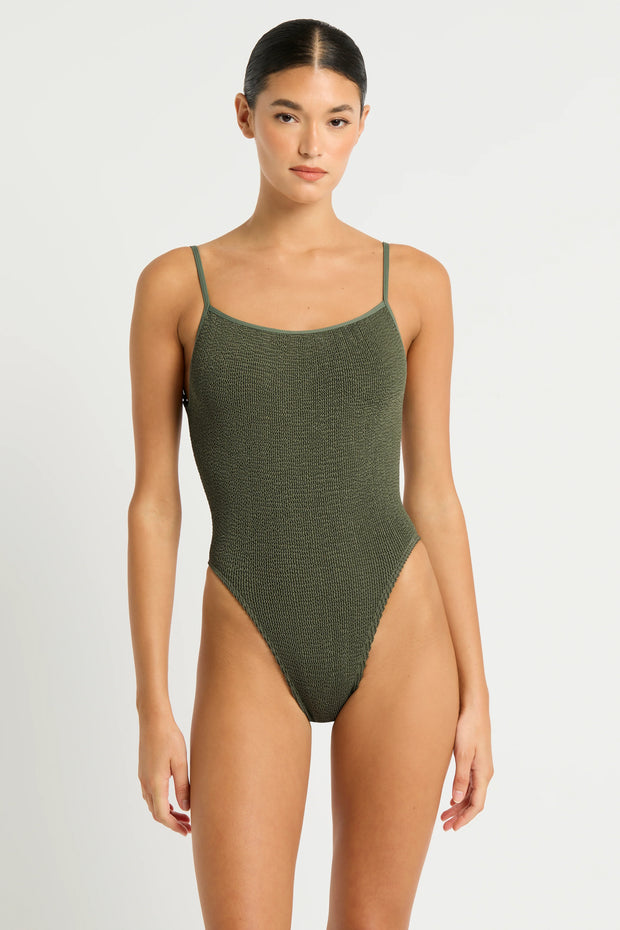 LOW PALACE ONE PIECE