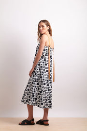 ON THE PULL DRESS