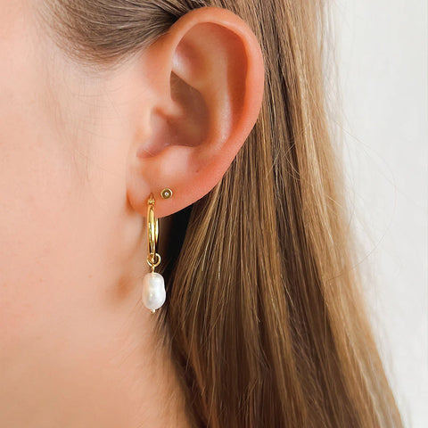 AUGUSTA GOLD HOOP AND FRESHWATER PEARL EARRINGS - SMALL