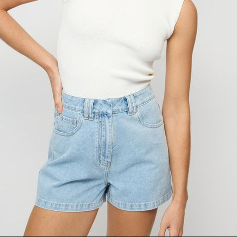 HALO DENIM SHORTS - LIGHT WASH