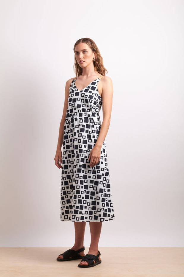 ON THE PULL DRESS